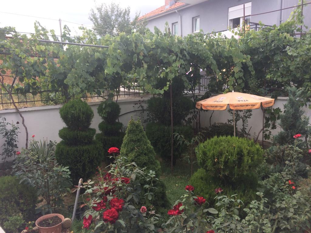 Vila Ridvani Корча Екстер'єр фото